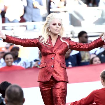 lady gaga sings the national anthem at super bowl 50