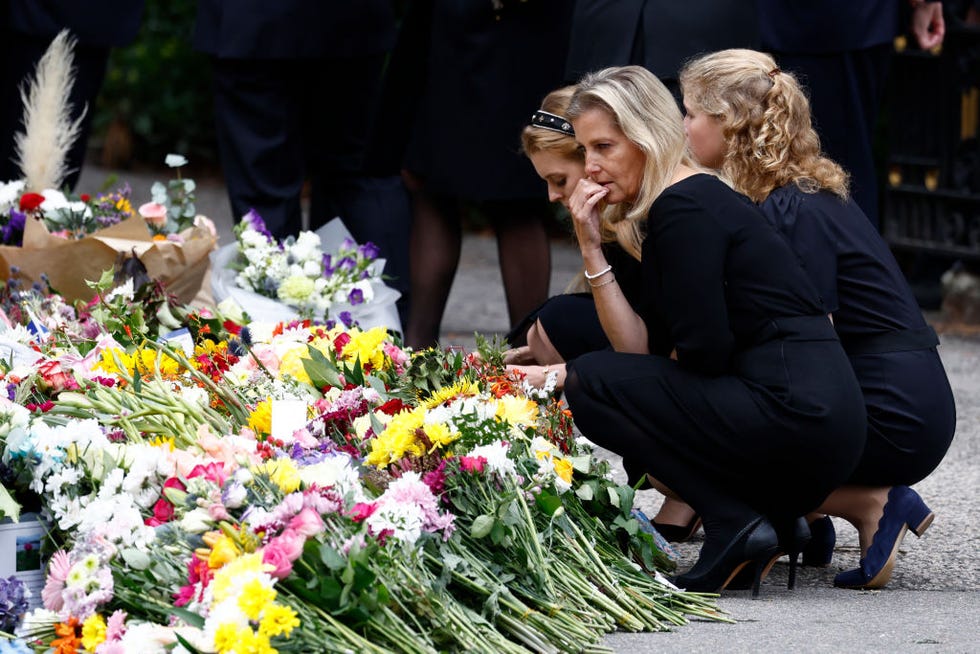 the nation mourns the death of queen elizabeth ii  saturday