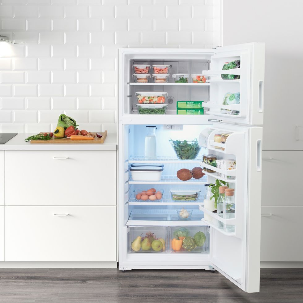 Refrigerator, Major appliance, White, Home appliance, Kitchen appliance, Product, Shelf, Freezer, Furniture, Room, 