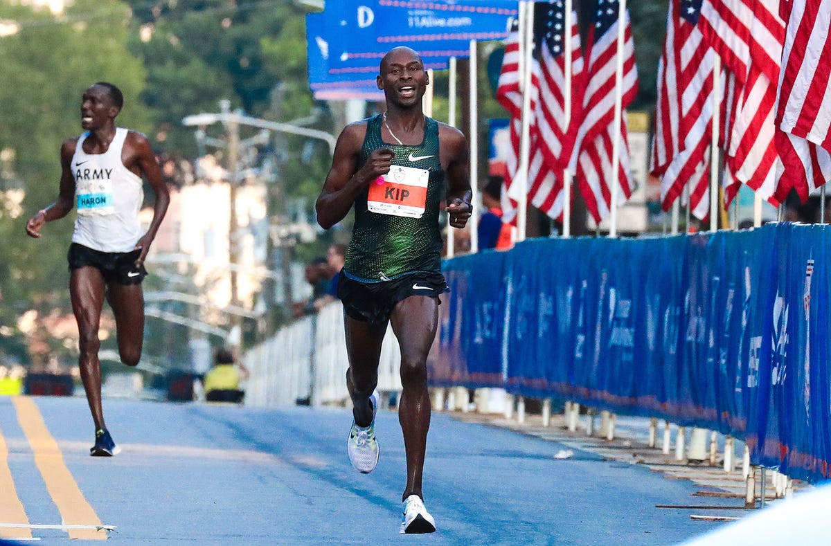 Sports, Athlete, Running, Long-distance running, Marathon, Outdoor recreation, Recreation, Individual sports, Athletics, Half marathon, 