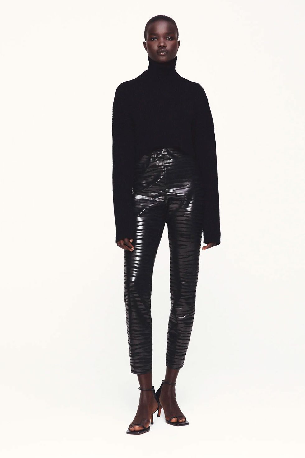 Los leggings negros efecto faja de vestir sostenibles de Zara