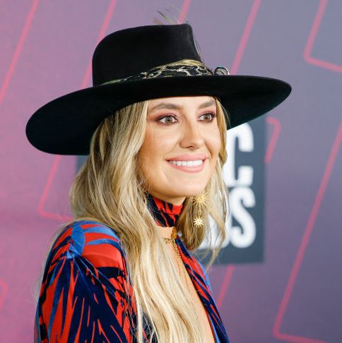 lainey wilson at the cmt music awards