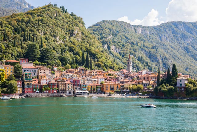 lake como or lake garda