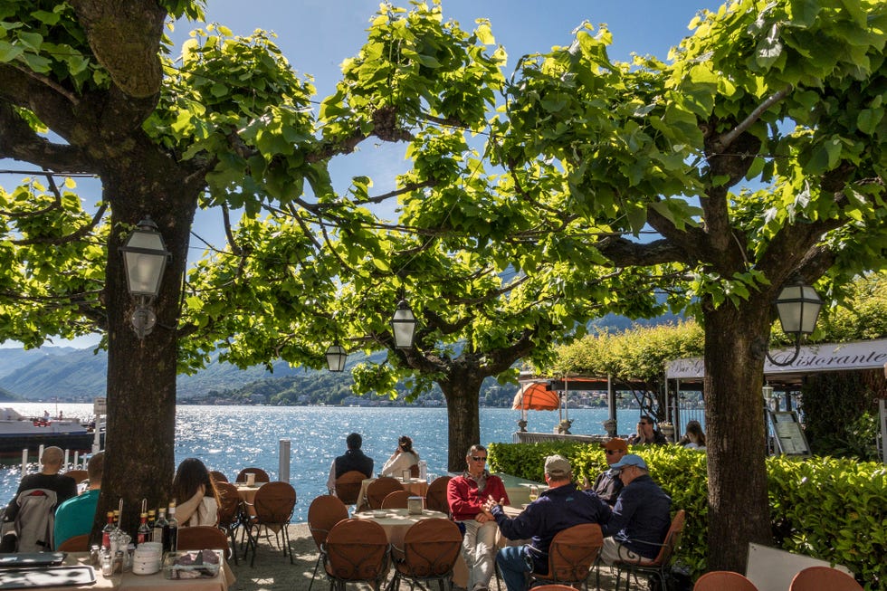 lake como or lake garda