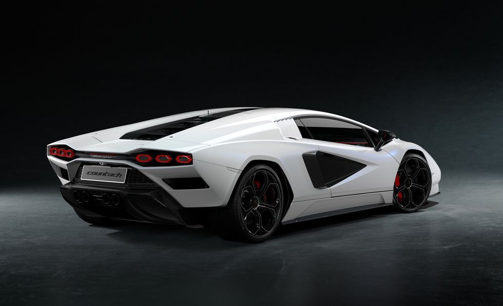 Lamborghini Revuelto : une nouvelle bombe hybride de 1001 chevaux Lamborghini-countach-lpi-800-4-113-1628616859.jpg?crop=0.891xw:0.967xh;0