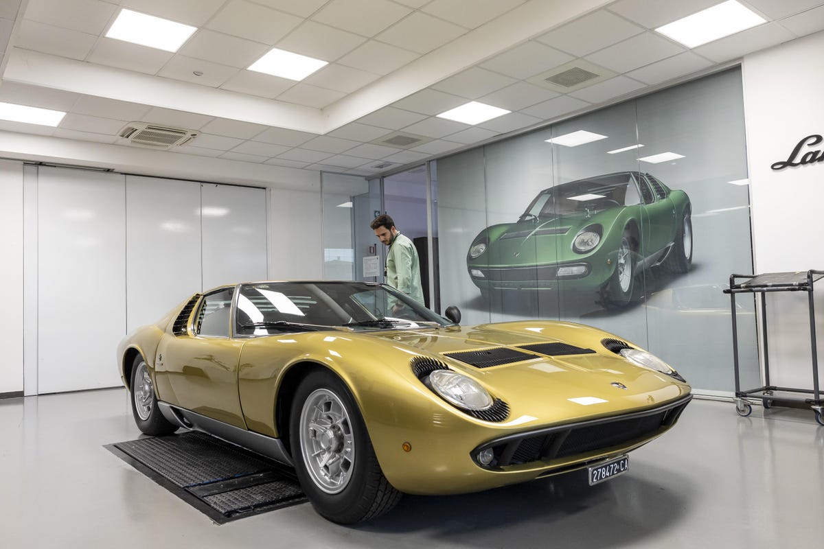 Descubre el corazón de Lamborghini: Polo Storico, el santuario del Miura