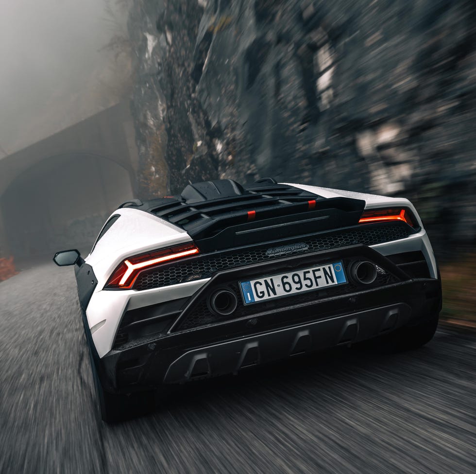 lamborghini-utimate-drive-emilia-romagna-y-toscana-19-65a7bc735ae9b.jpg