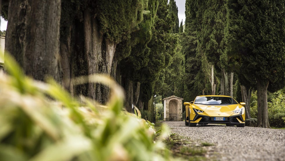 lamborghini-utimate-drive-emilia-romagna-y-toscana-25-65a7cbaaaa65e.jpg