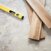 Laminate and water level on floor laminate and water level on floor