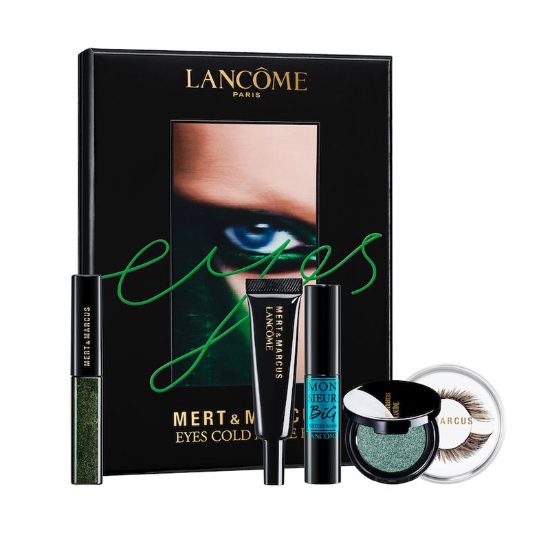 Green, Eye shadow, Product, Eye, Eye liner, Cosmetics, Eyelash, Material property, Mascara, 