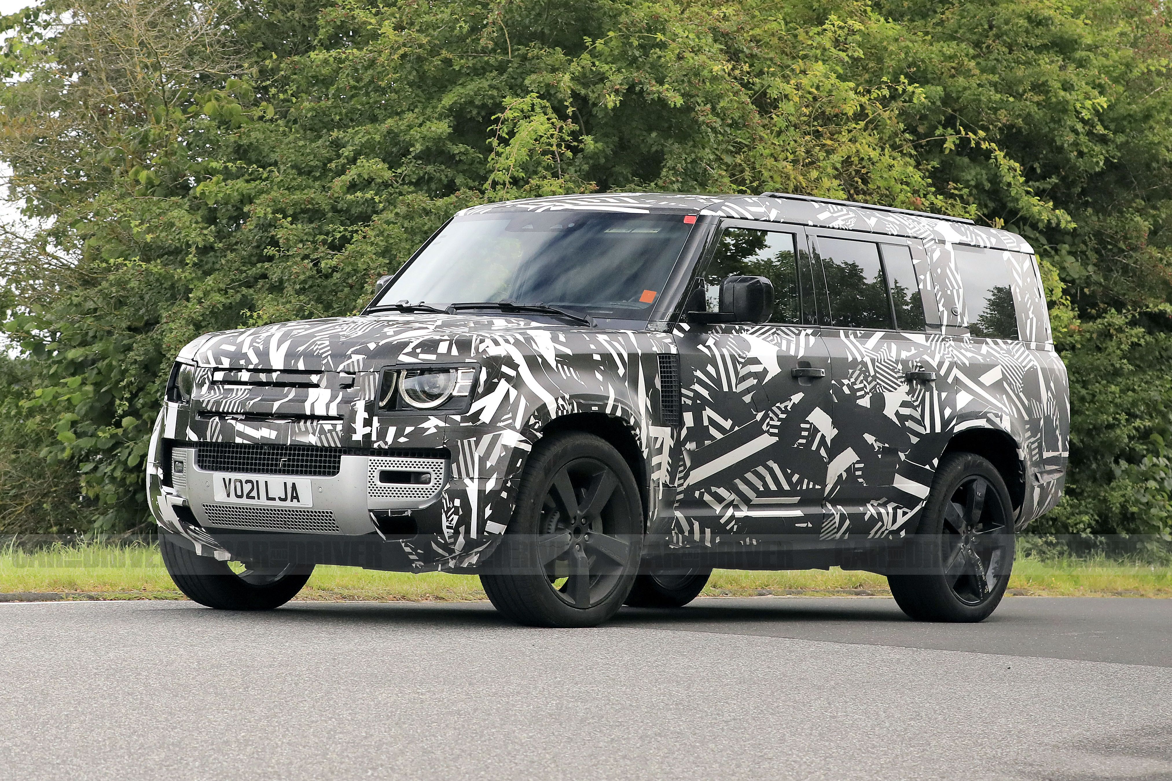 Land Rover Plots Defender Expansion with LWB, High-End Models