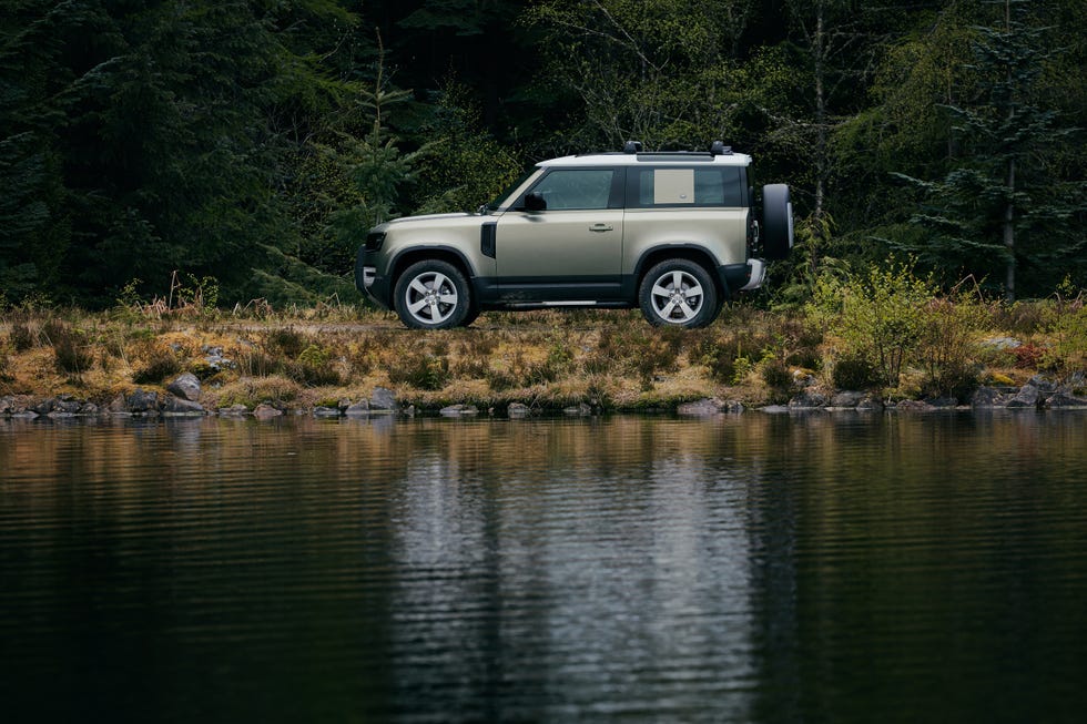 2020 Land Rover Defender 90 First Edition for U.S. Costs $66,125