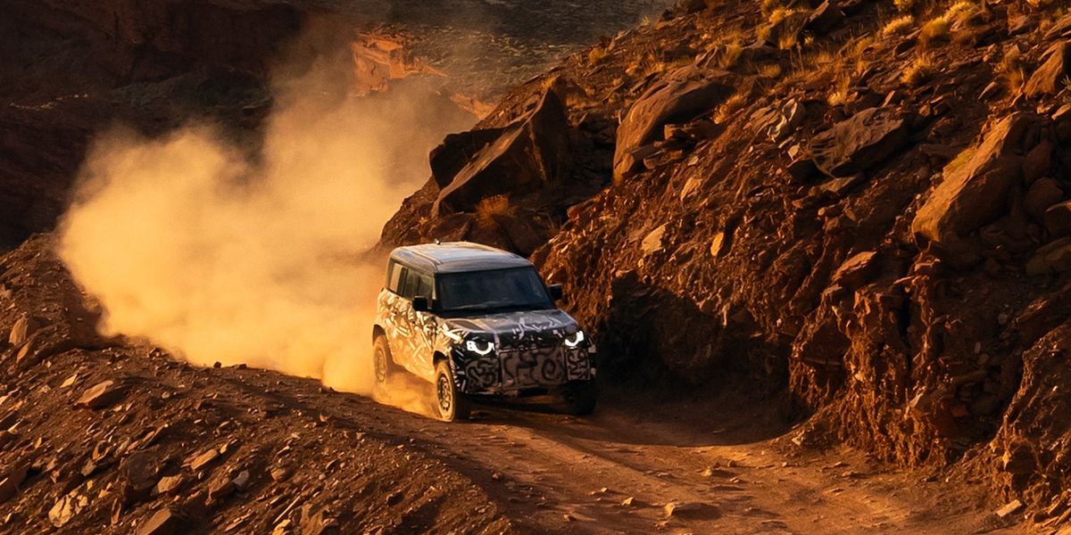 New Land Rover Defender OCTA Will Be a V-8-Powered Flagship Model
