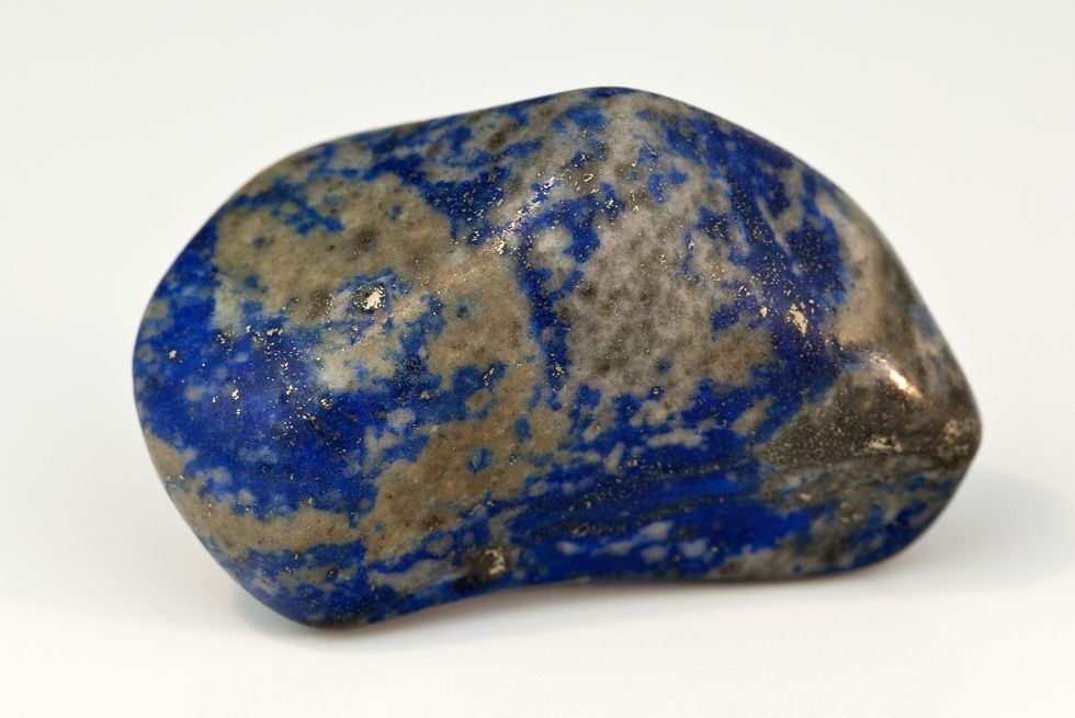 'lapis lazuli' a crystal healing stone