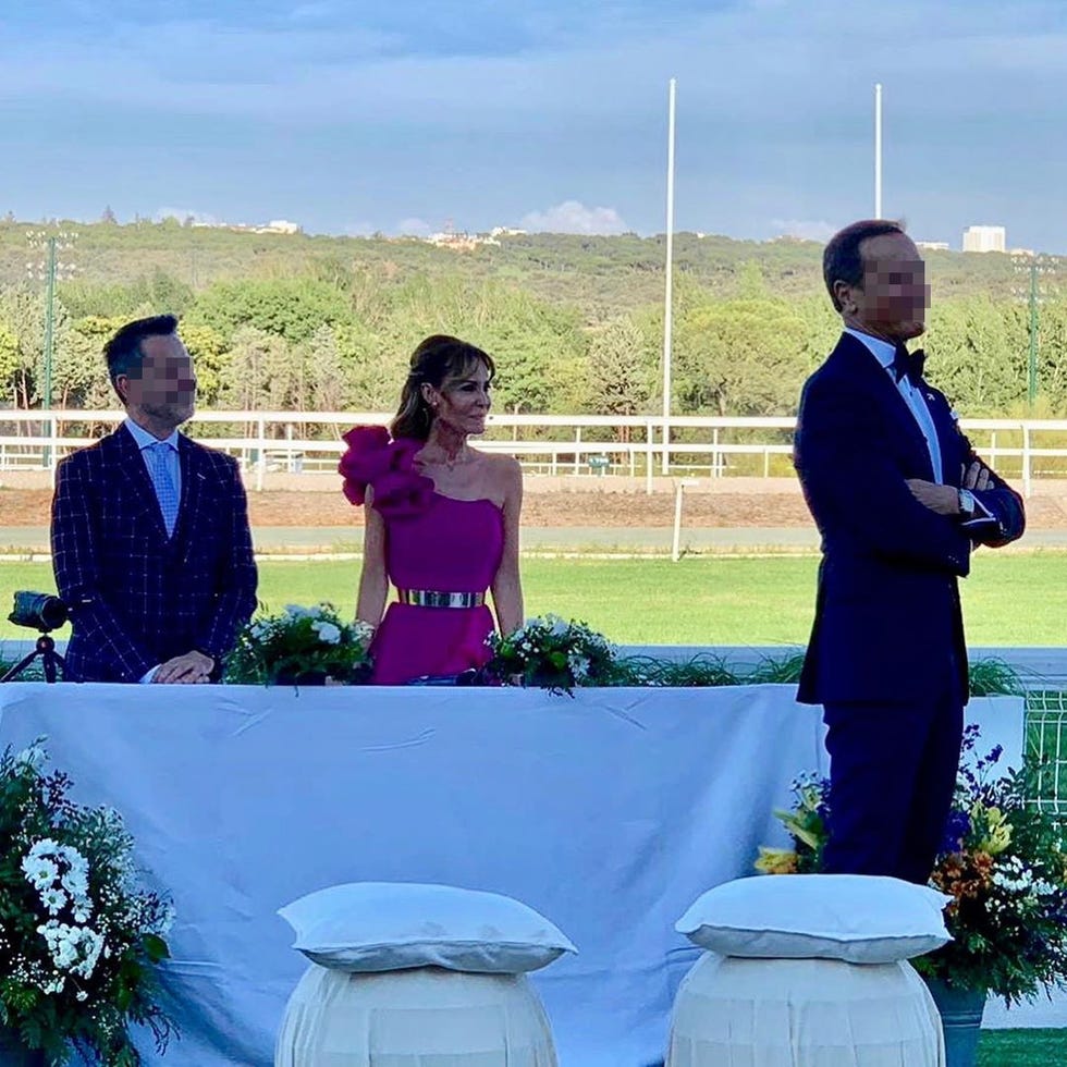 Lara Dibildos oficia una boda