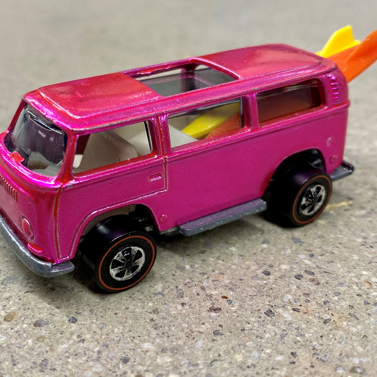 wet Aanvrager Stof Rare Hot Wheels Pink Beach Bomb Keeps the VW Bus Story Alive