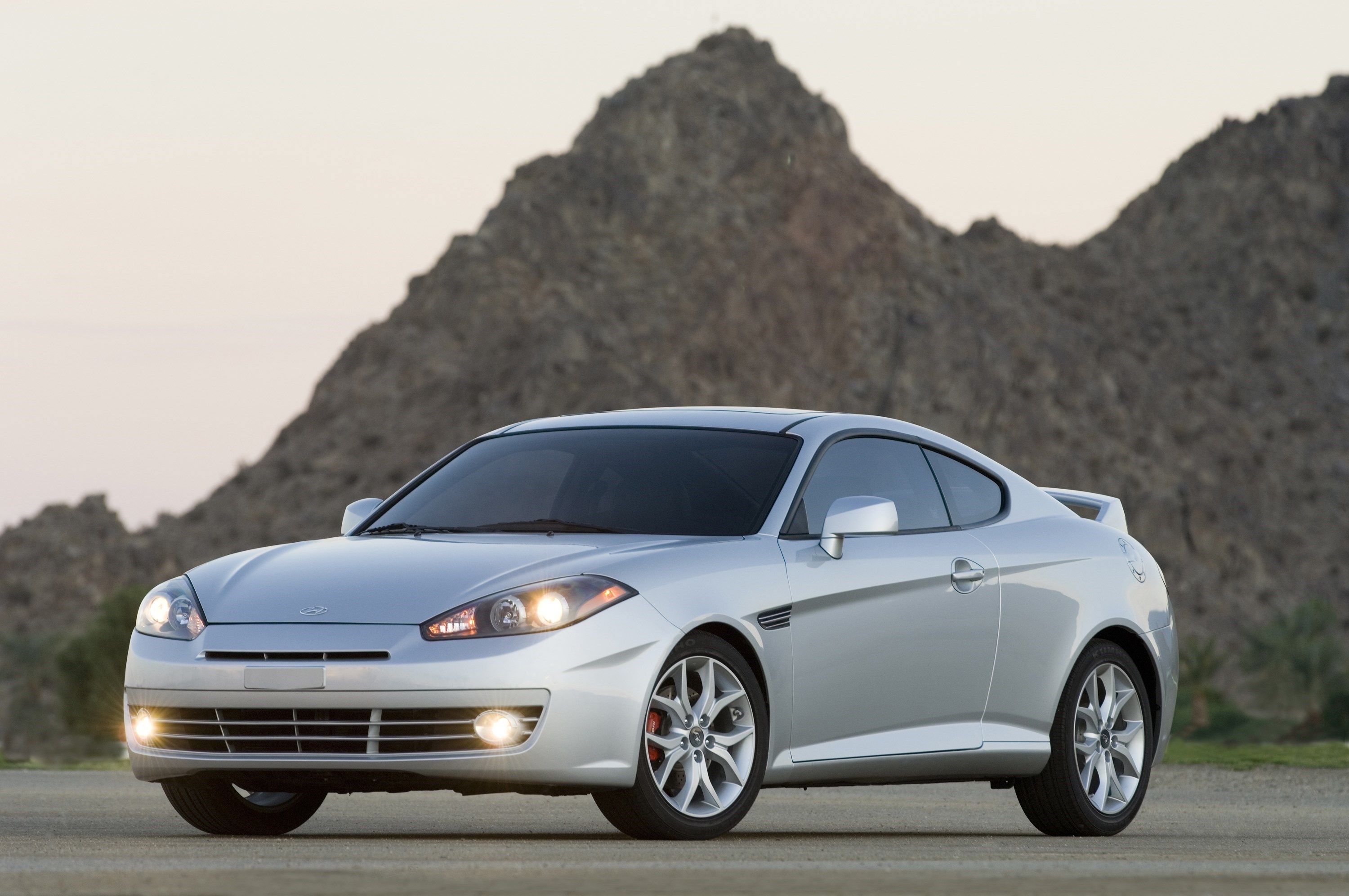 2008 Hyundai Tiburon Review Pricing and Specs