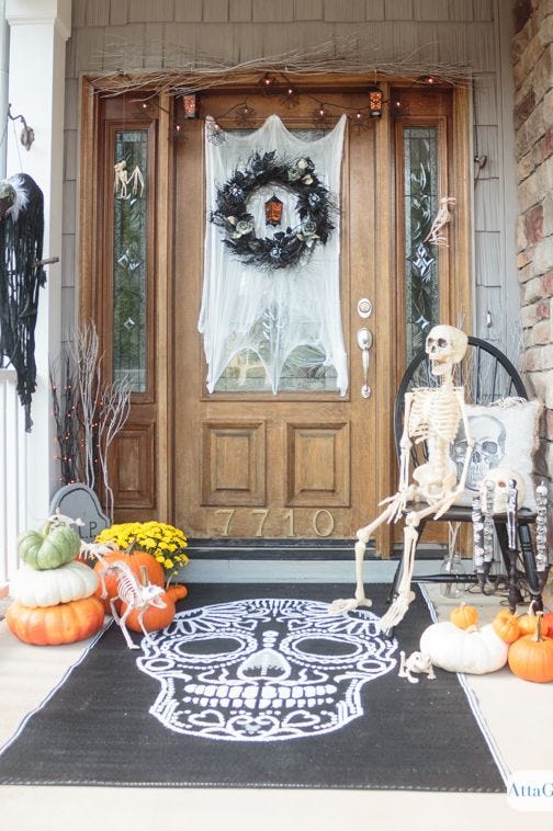 45 Best Outdoor Halloween Decoration Ideas of 2024