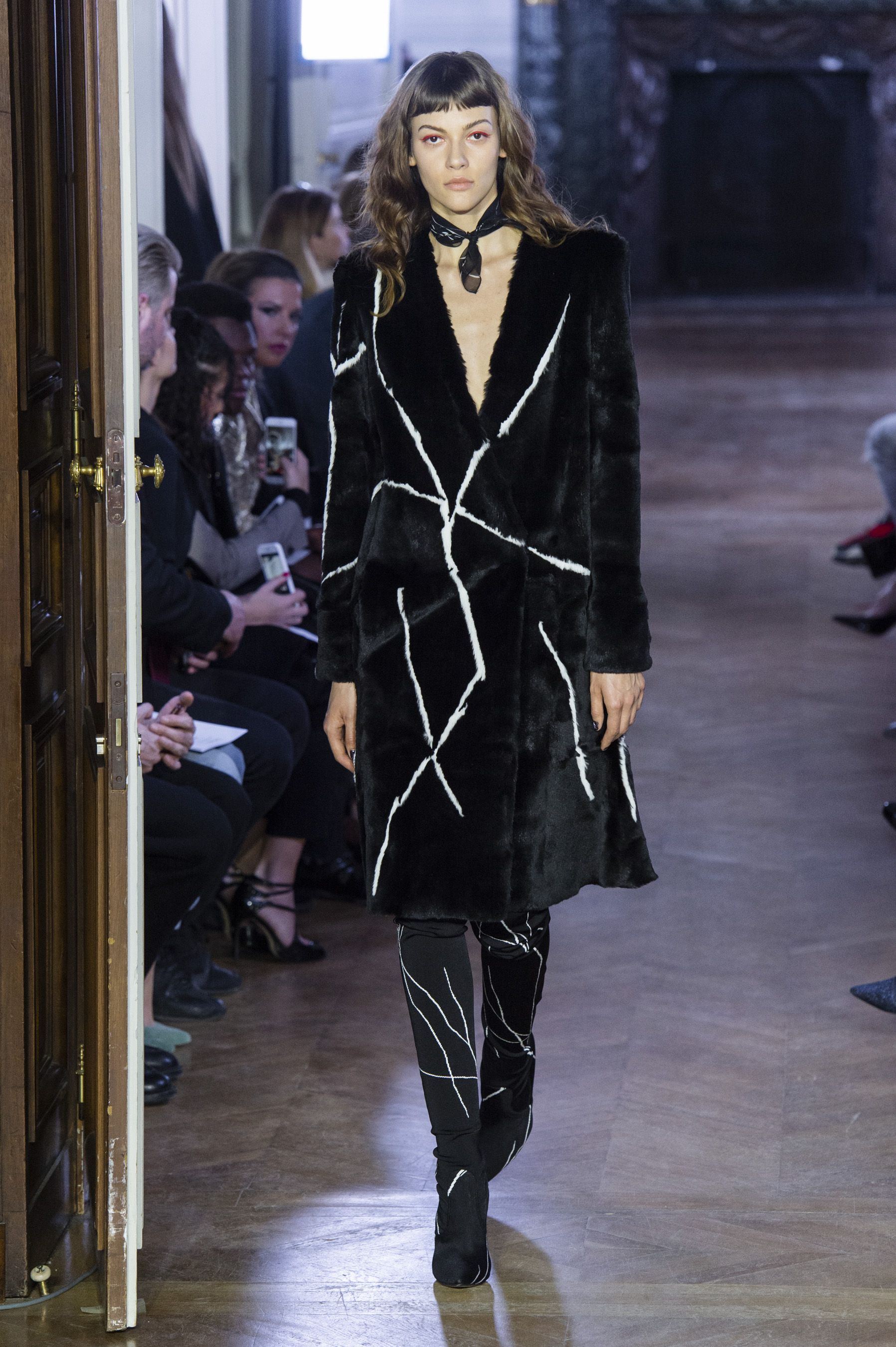 GUY LAROCHE（ギ ラロッシュ）｜2019秋冬NY、ロンドン、ミラノ