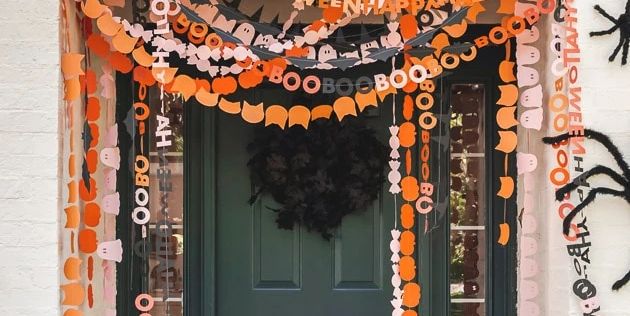 36 Halloween Wreaths That Are Perfectly on Theme