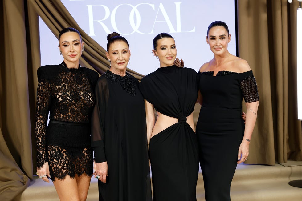 vicky martin berrocal, alba diaz, rocio martin berrocal y victoria martin en el estreno del reality las berrocal