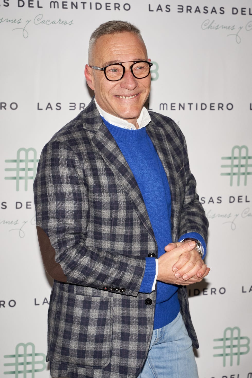 Eyewear, Facial hair, Glasses, Design, Vision care, White-collar worker, Outerwear, Event, Beard, Tie, 