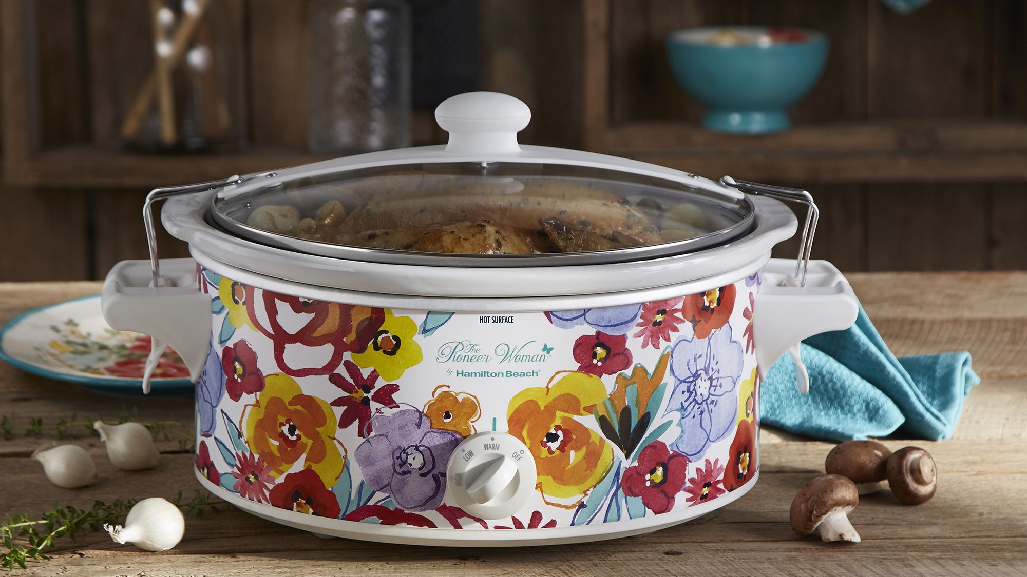 https://hips.hearstapps.com/hmg-prod/images/last-minute-mothers-day-gift-pioneer-woman-slow-cooker-1556900325.jpeg?crop=1xw:0.8327165062916358xh;center,top