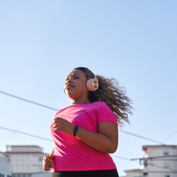 personal trainers explain why walking can help you lose weight and share tips for optimizing your daily walk