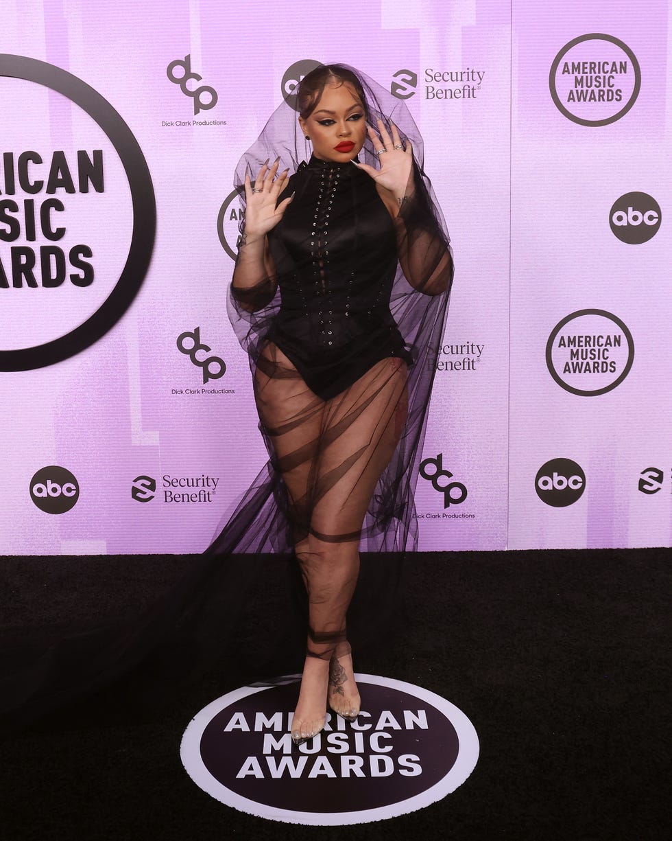 2022 american music awards arrivals