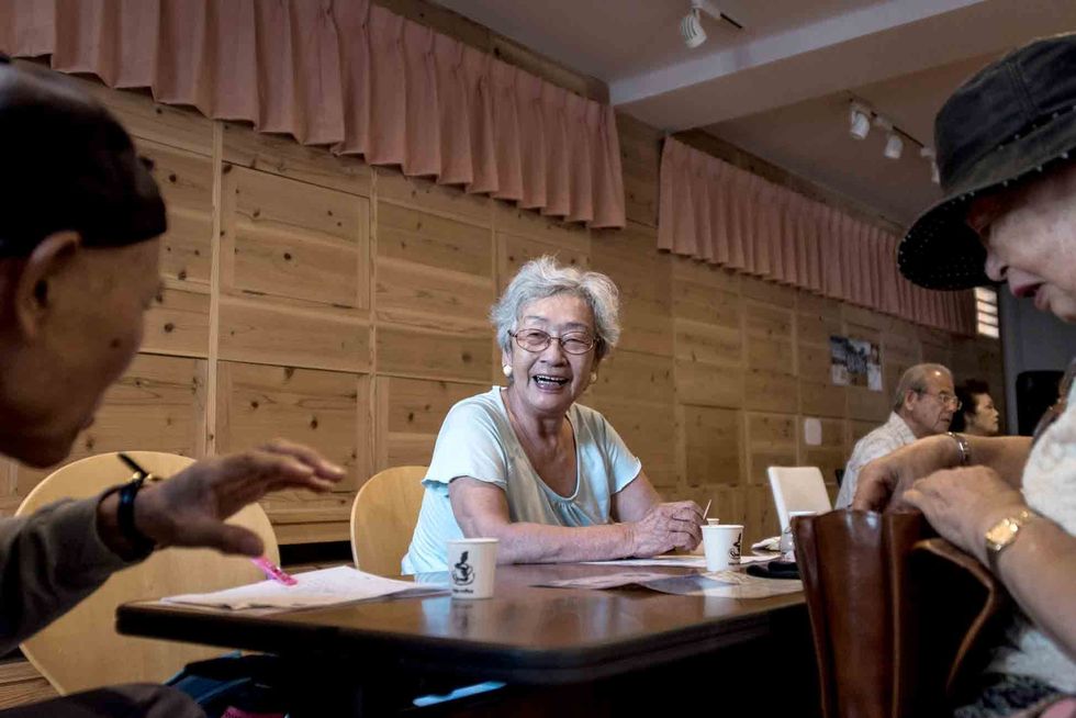 De inwoners van Naha Okinawa genieten ook een lang leven vol sociale contacten