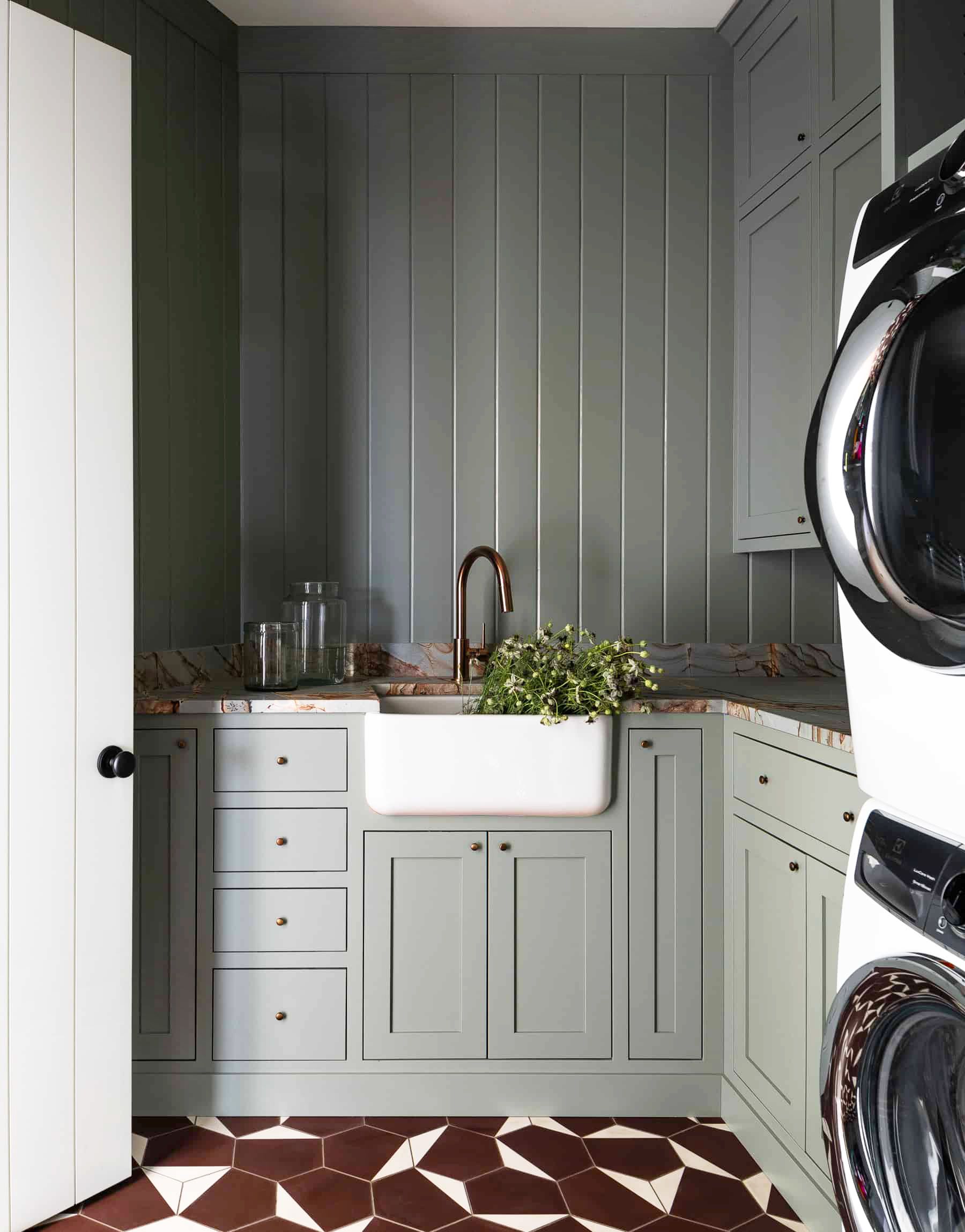 50 Modern Small Laundry Room Ideas and Photos