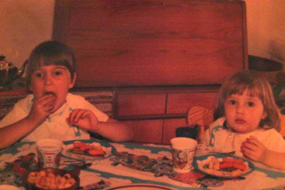 eating round the dinner table
