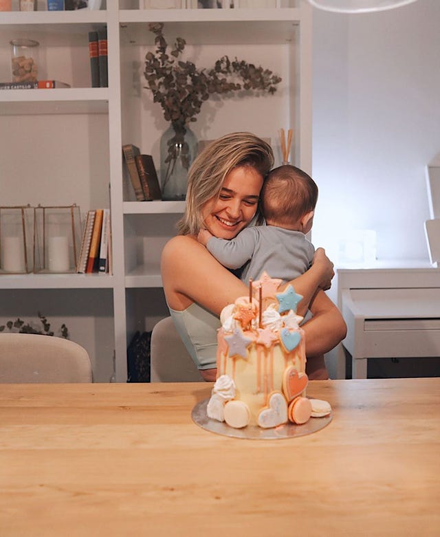 laura escanes con su hija roma