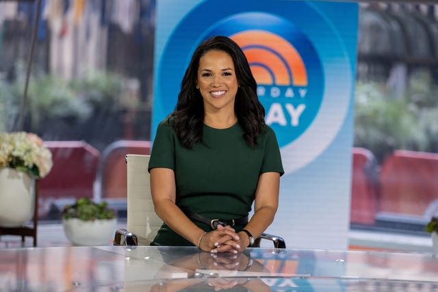 laura jarrett sits behind the today show desk