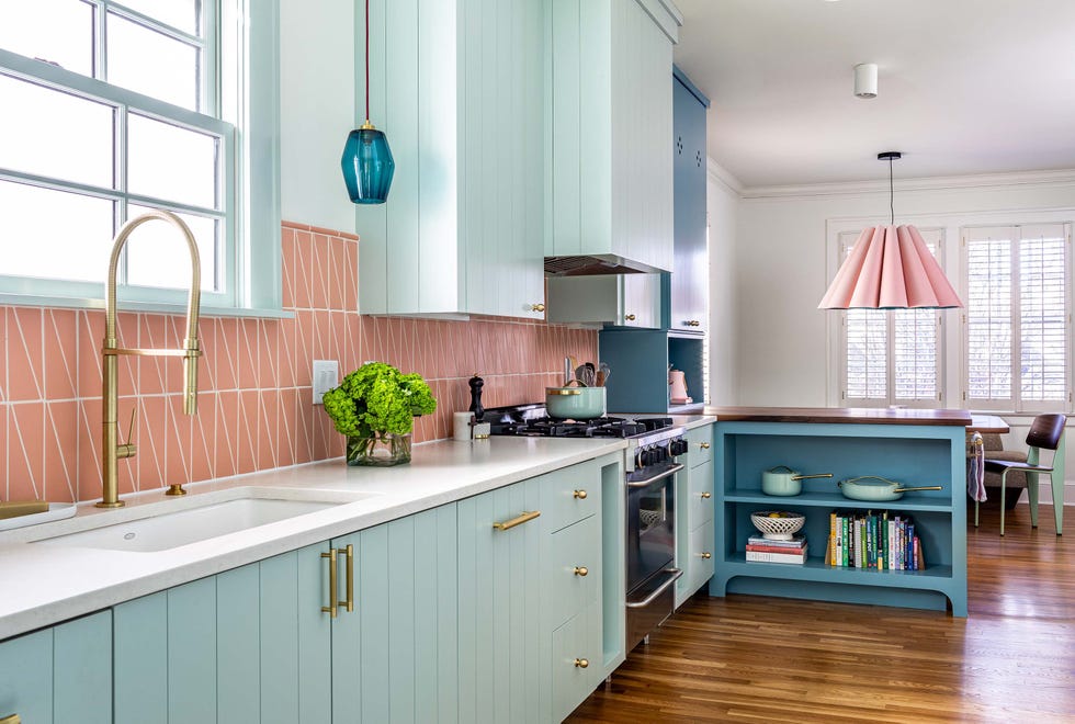 Kitchen with stove and chimney