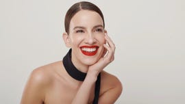 laura londono, maquillada con los cosmeticos de su marca feroz