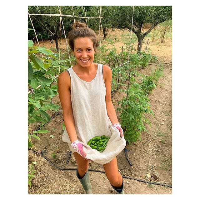laura madrueño en su huerto