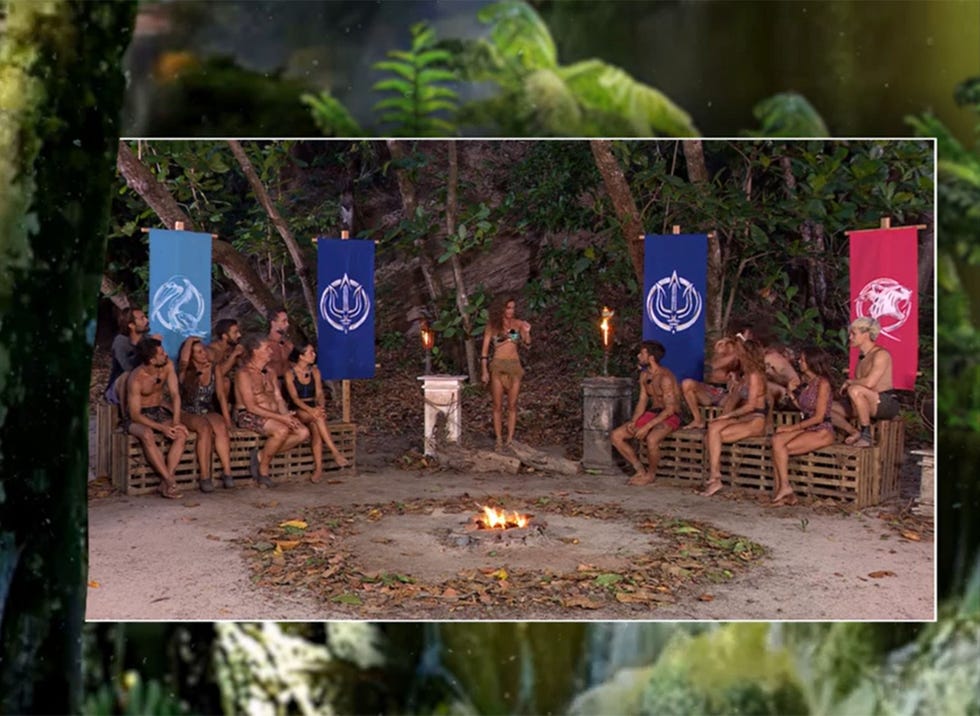 la presentadora en el oraculo de poseidon con los concursantes de supervivientes conexion honduras