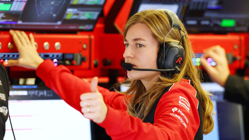 Laura Mueller, race engineer of Haas F1

<article>
<header>
<h1><span id=