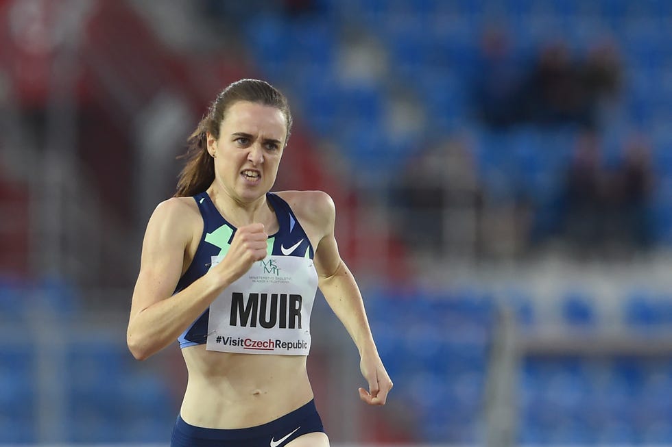 laura muir corre los 800 metros en el golden spike de ostrava