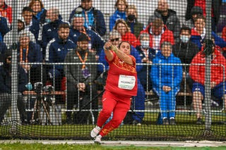 laura redondo lanza el martillo en la copa de europa de leiria 2022