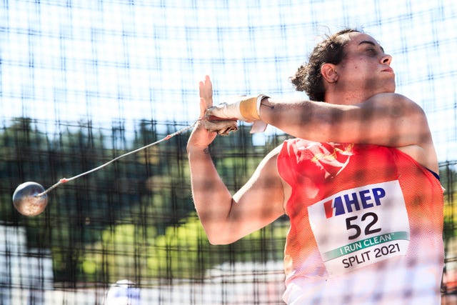 laura redondo lanza el martillo en la copa de europa de lanzamientos de leiria