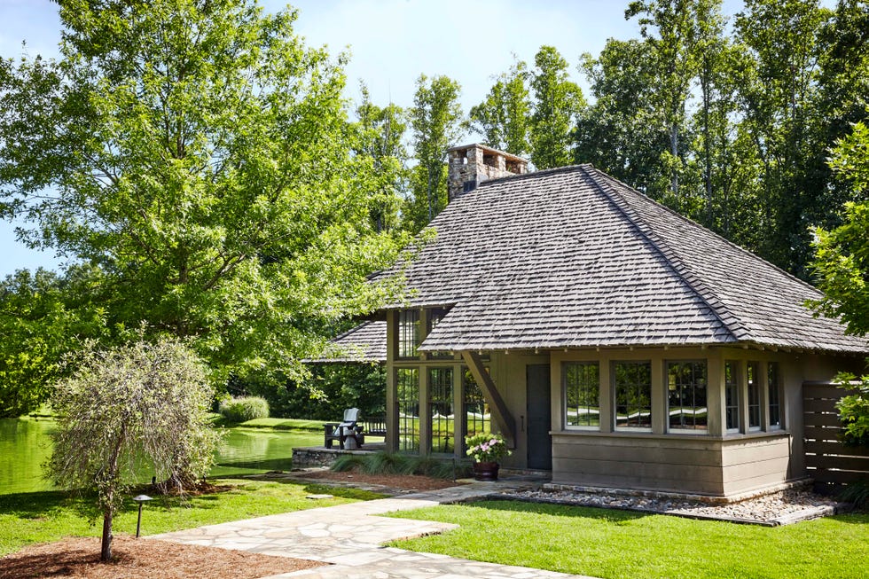 lauren akins party barn exterior