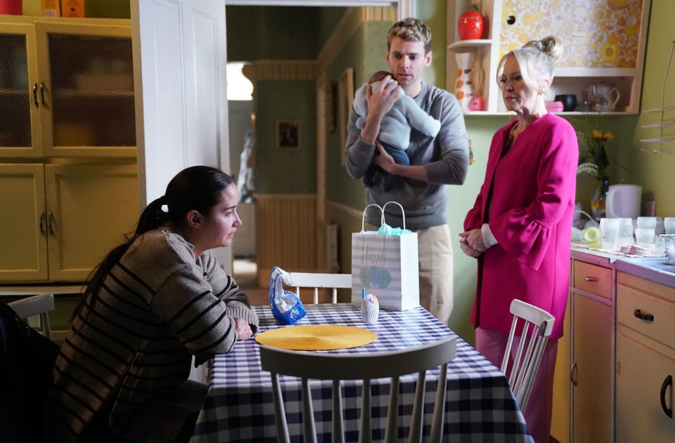 lauren branning, peter beale, linda carter, eastenders
