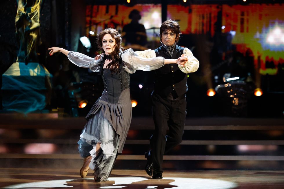 Lauren Oakley und Krishnan Guru Murthy kommen unbedingt zum Tanzen