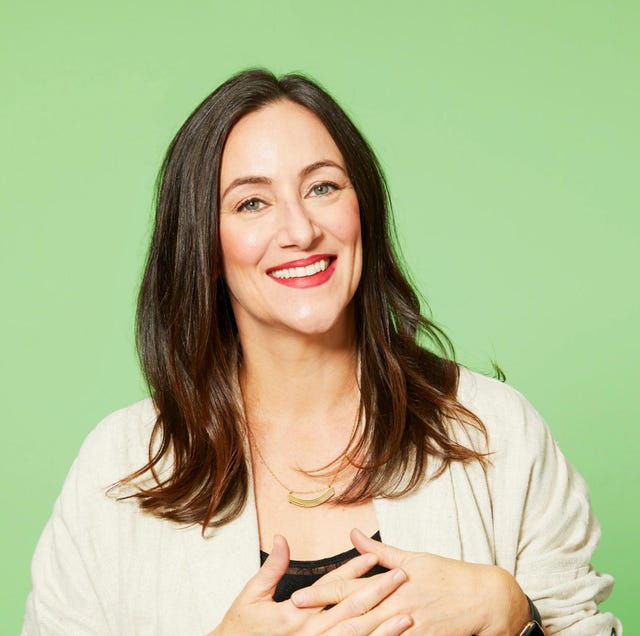 closing speaker laurie jennings' headshot on a green background