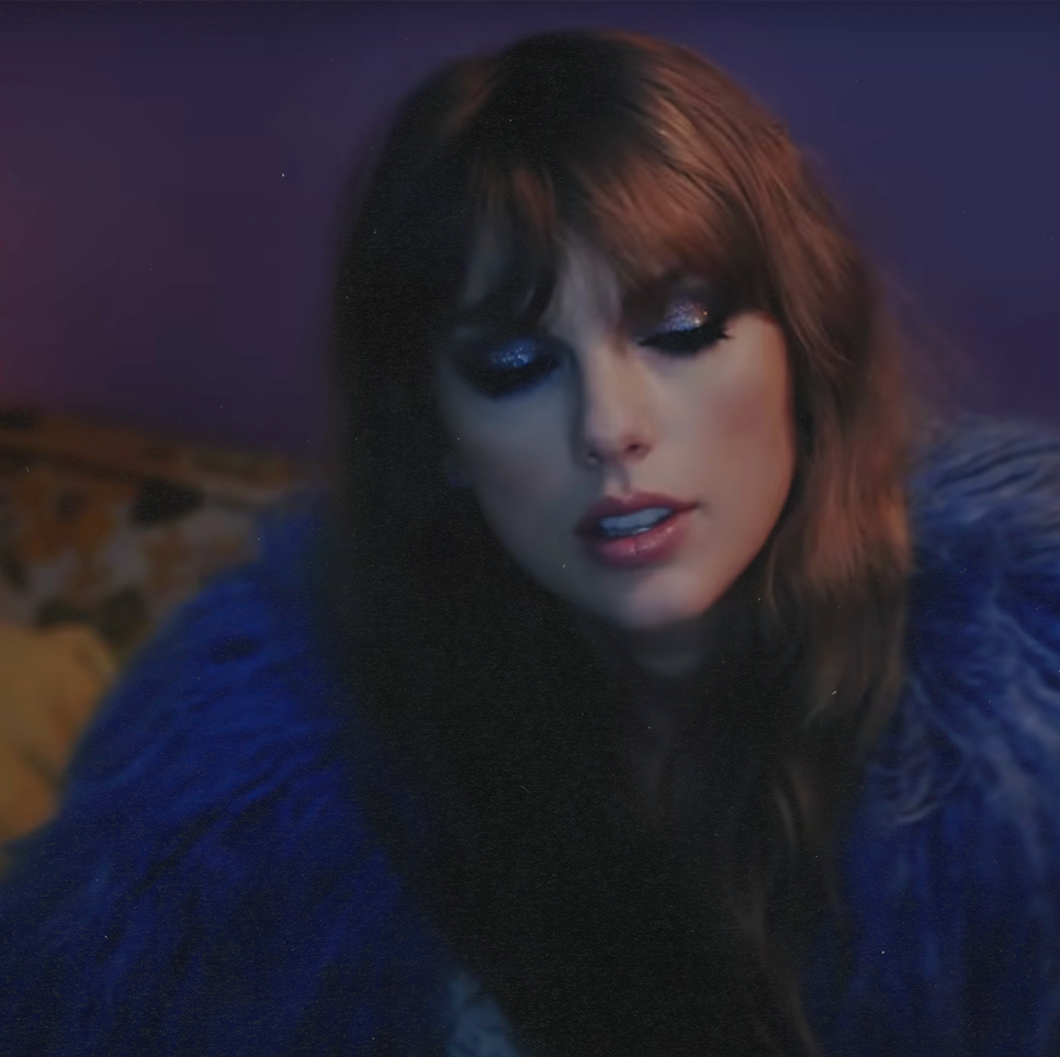 Here's How to Recreate Taylor Swift's Iridescent 