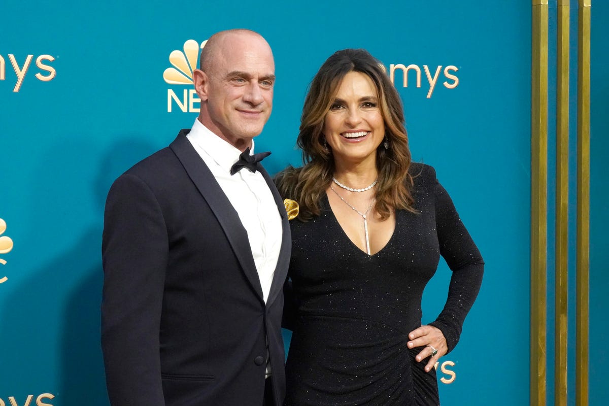 law and order svu mariska hargitay christopher meloni graduation instagram