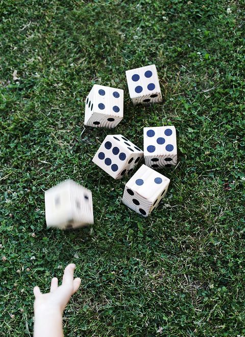 lawn dice picnic games