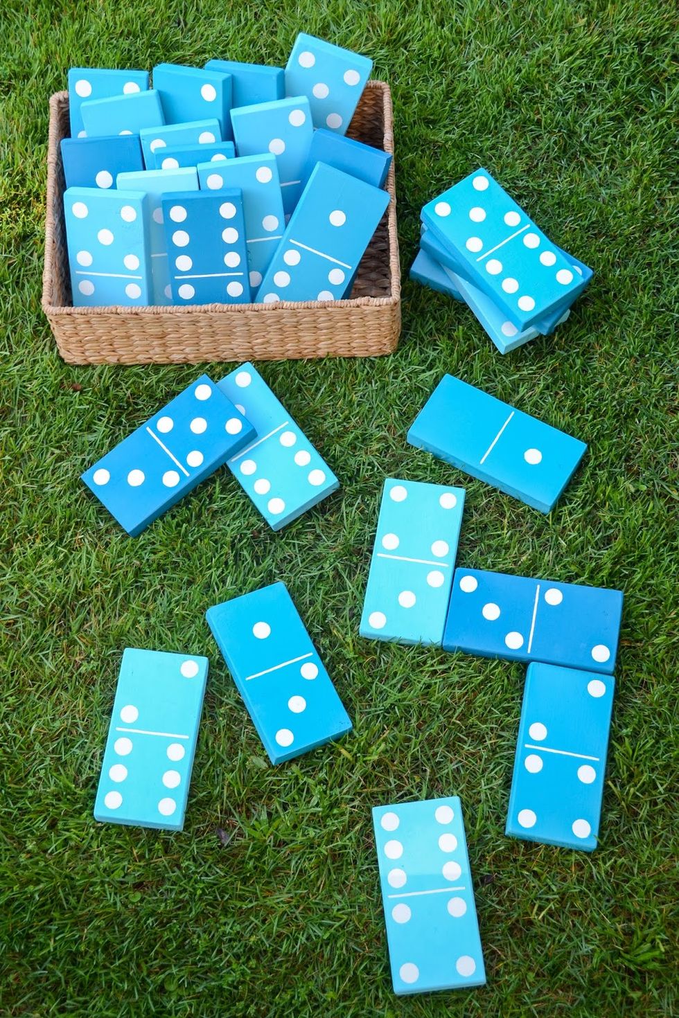 lawn dominoes